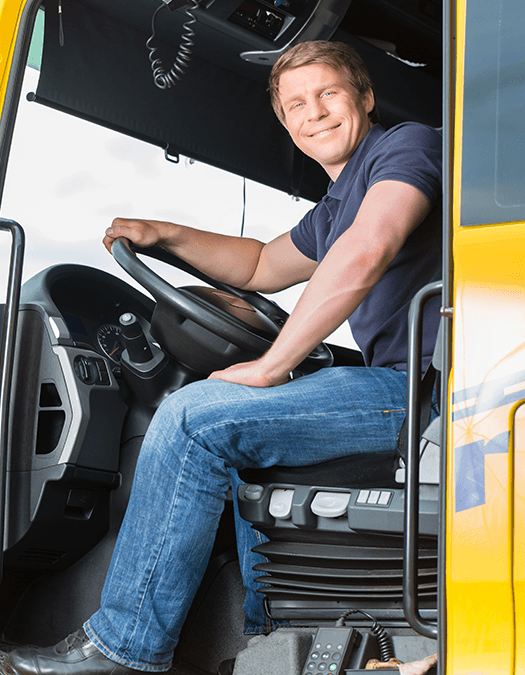 Autista alla guida di un camion